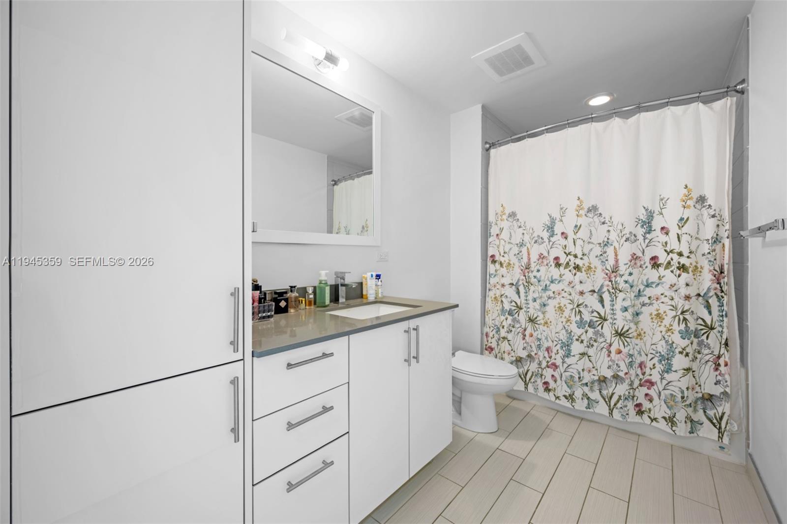999 SW 1st Ave #2214, Miami FL 33130