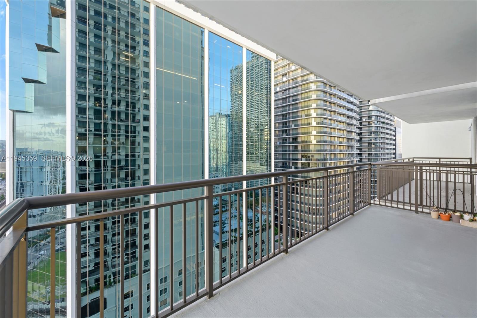 999 SW 1st Ave #2214, Miami FL 33130