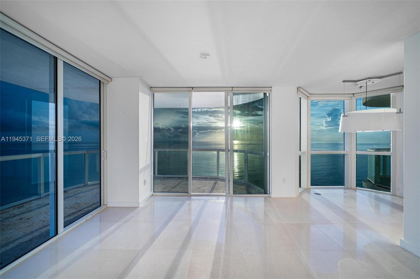 6365 Collins Ave #2901, Miami Beach FL 33141