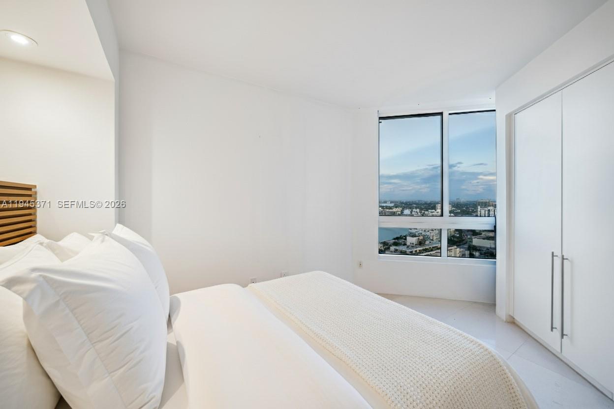 6365 Collins Ave #2901, Miami Beach FL 33141
