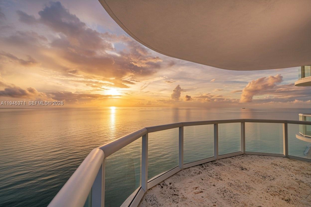 6365 Collins Ave #2901, Miami Beach FL 33141