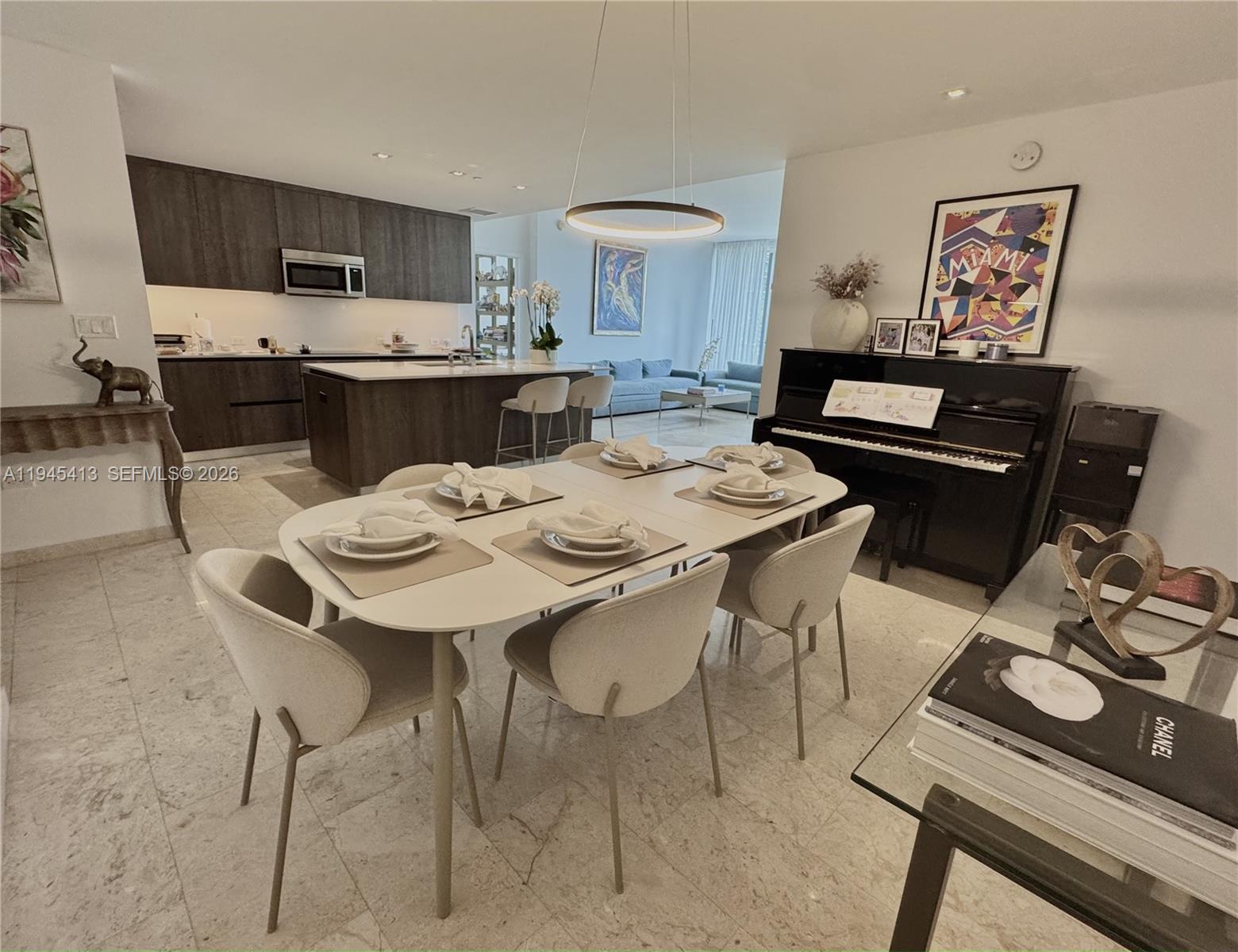 68 SE 6th St #903, Miami FL 33131