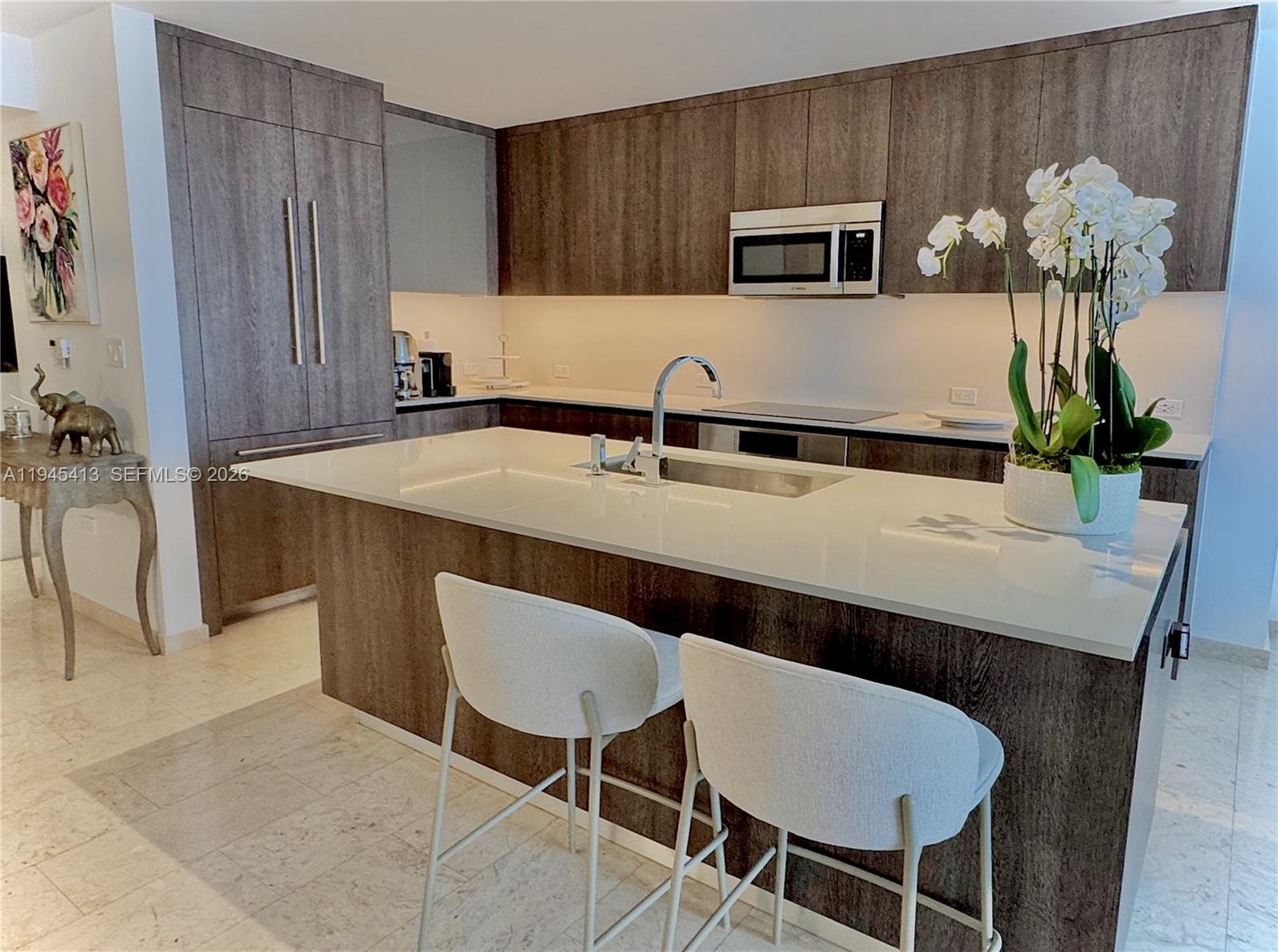 68 SE 6th St #903, Miami FL 33131