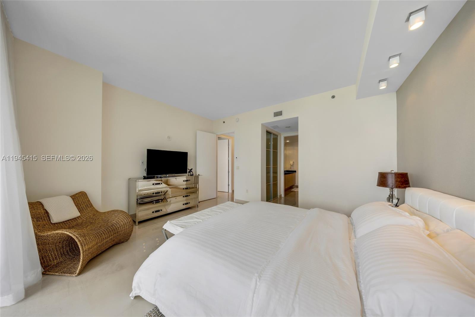 16001 Collins Ave #1502, Sunny Isles Beach FL 33160