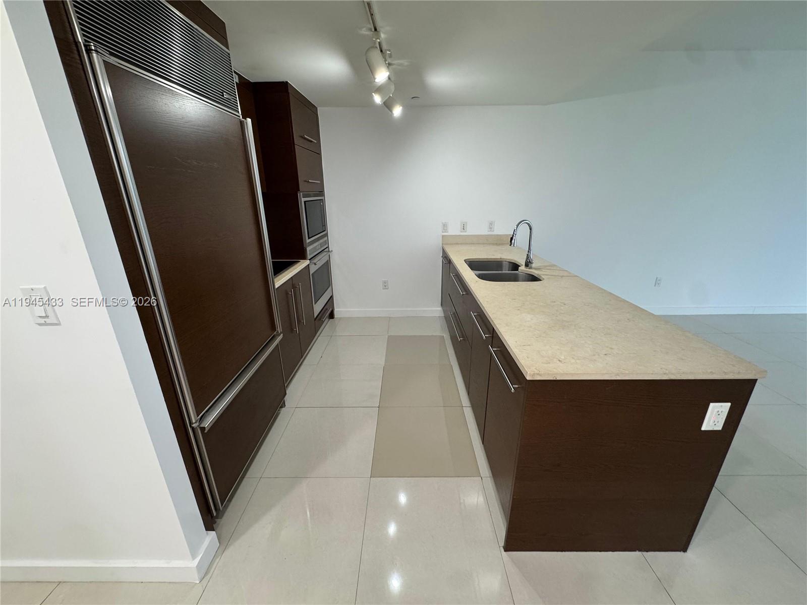 475 Brickell Ave #4512, Miami FL 33131