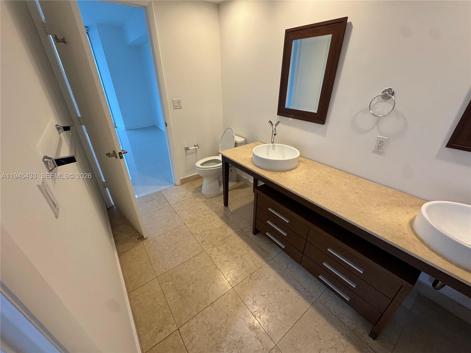 475 Brickell Ave #4512, Miami FL 33131