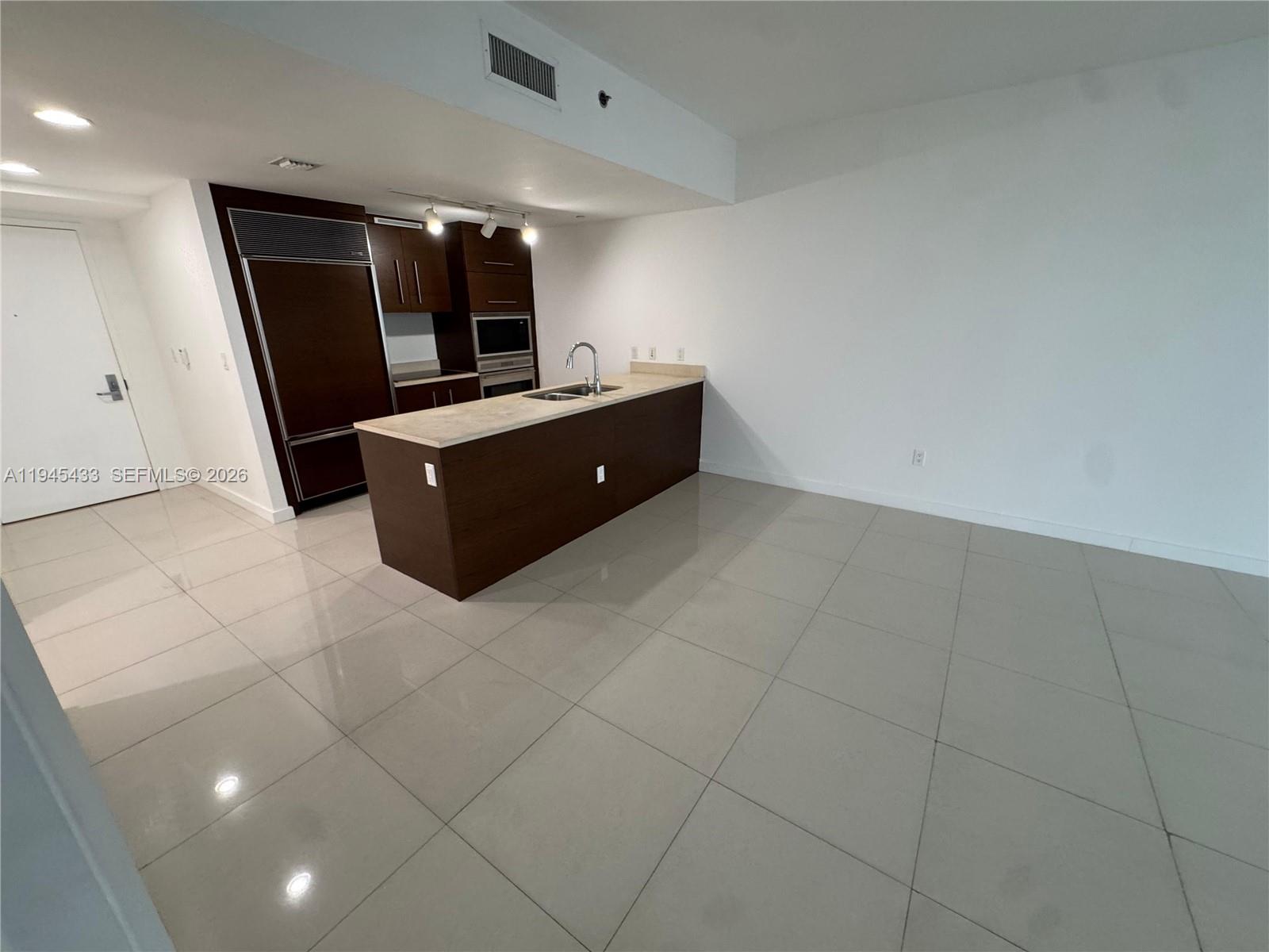 475 Brickell Ave #4512, Miami FL 33131