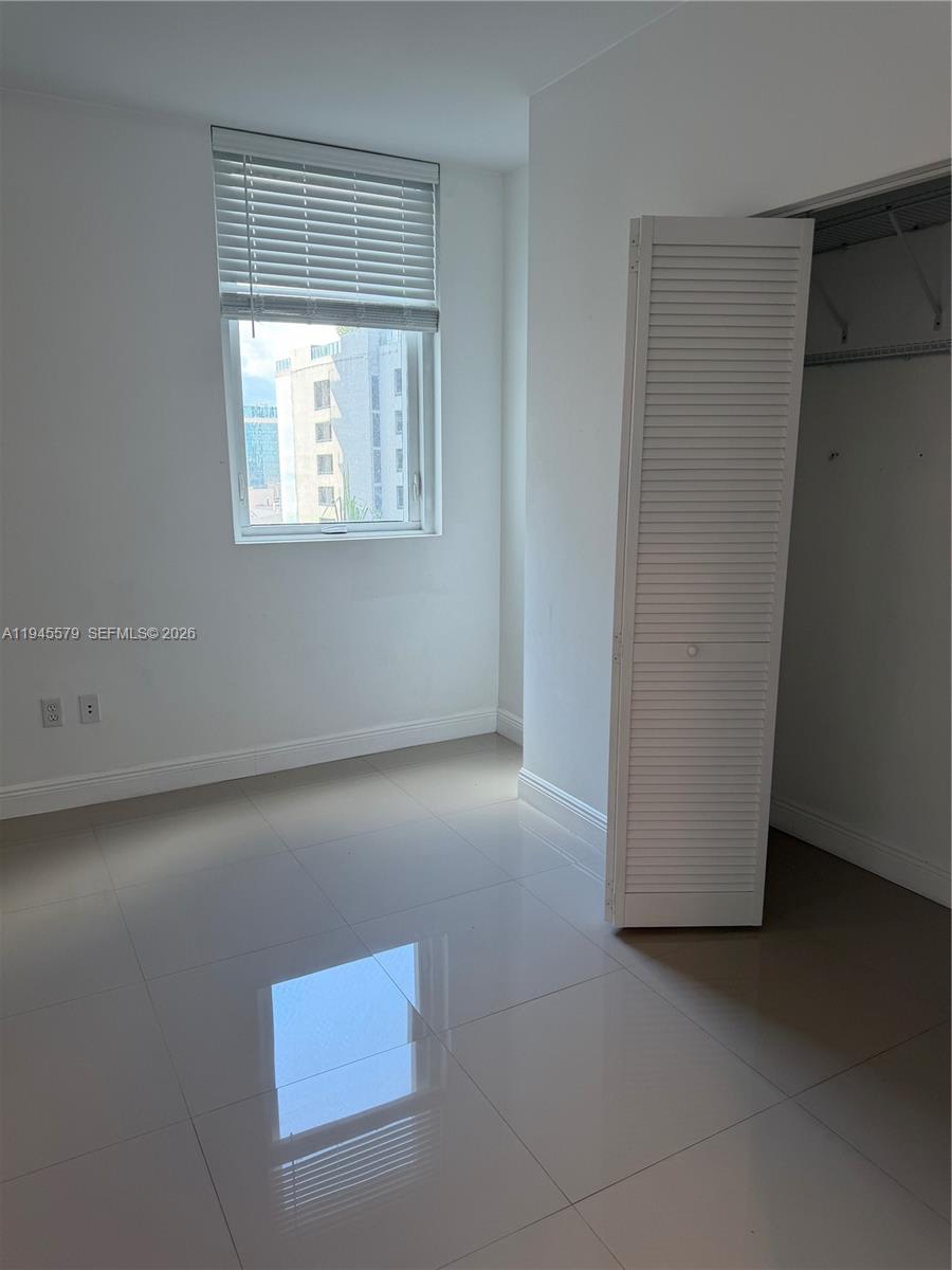 244 Biscayne Blvd #1210, Miami FL 33132