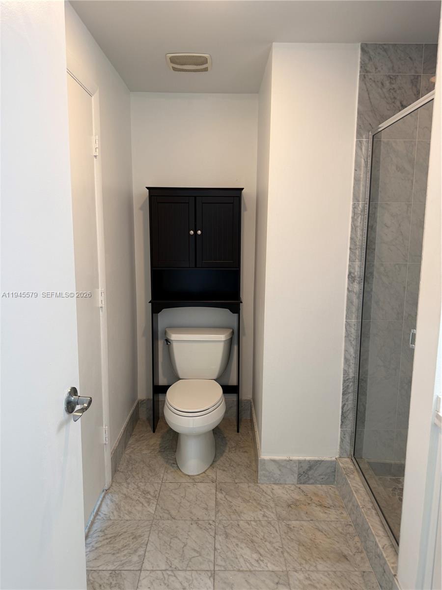 244 Biscayne Blvd #1210, Miami FL 33132