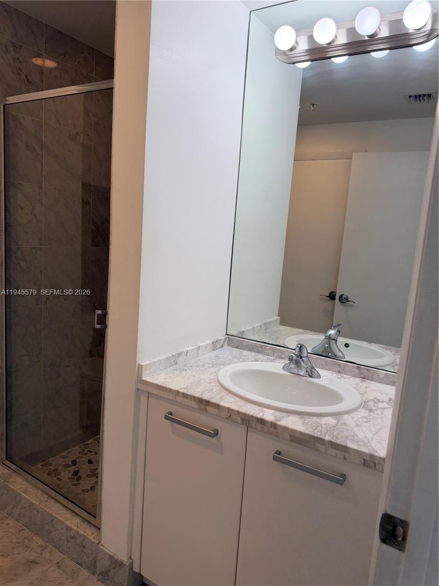 244 Biscayne Blvd #1210, Miami FL 33132