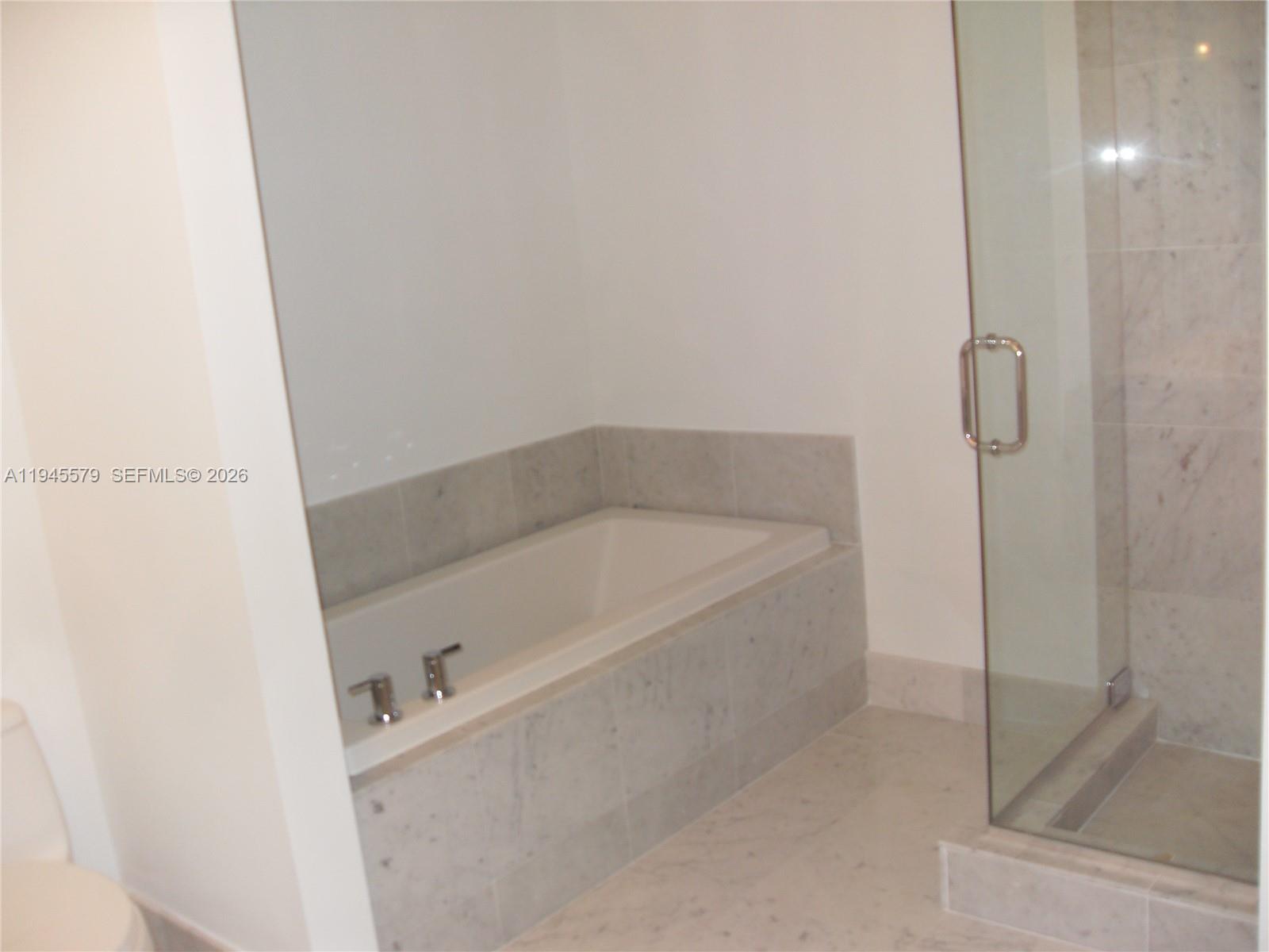 244 Biscayne Blvd #1210, Miami FL 33132