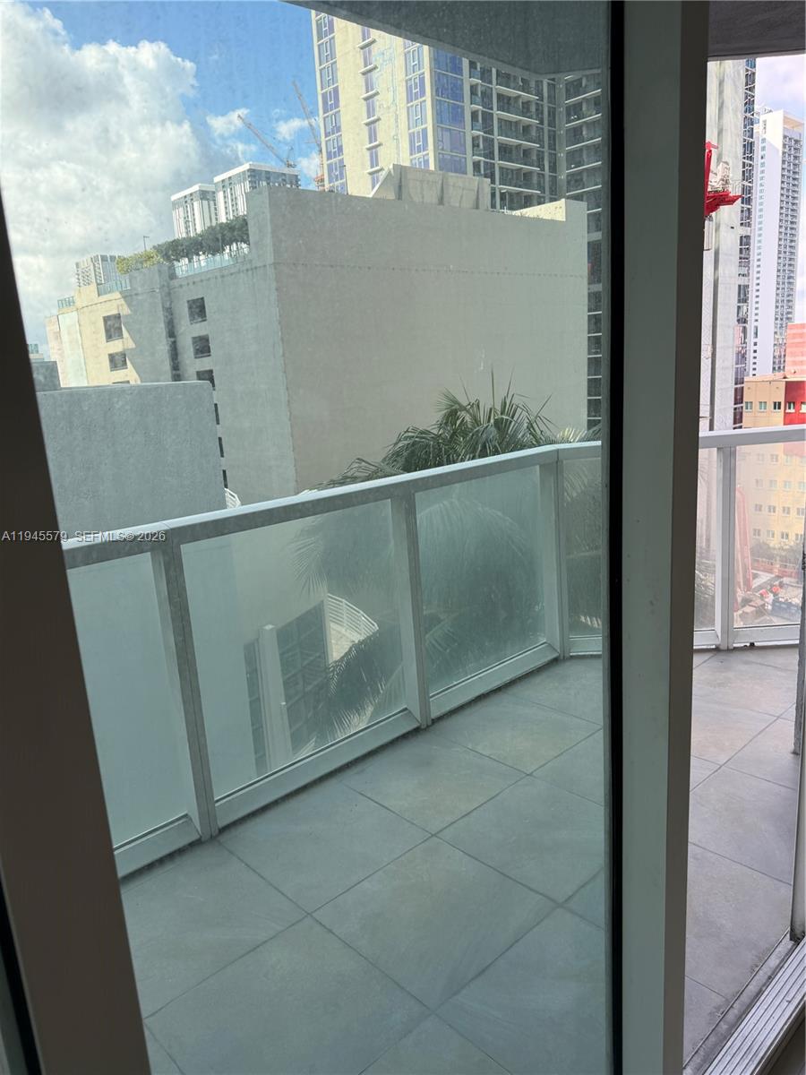 244 Biscayne Blvd #1210, Miami FL 33132