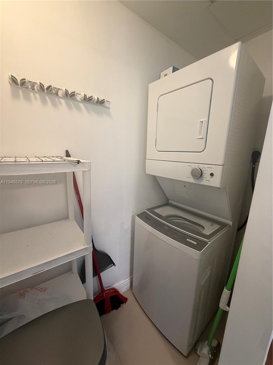 244 Biscayne Blvd #1210, Miami FL 33132