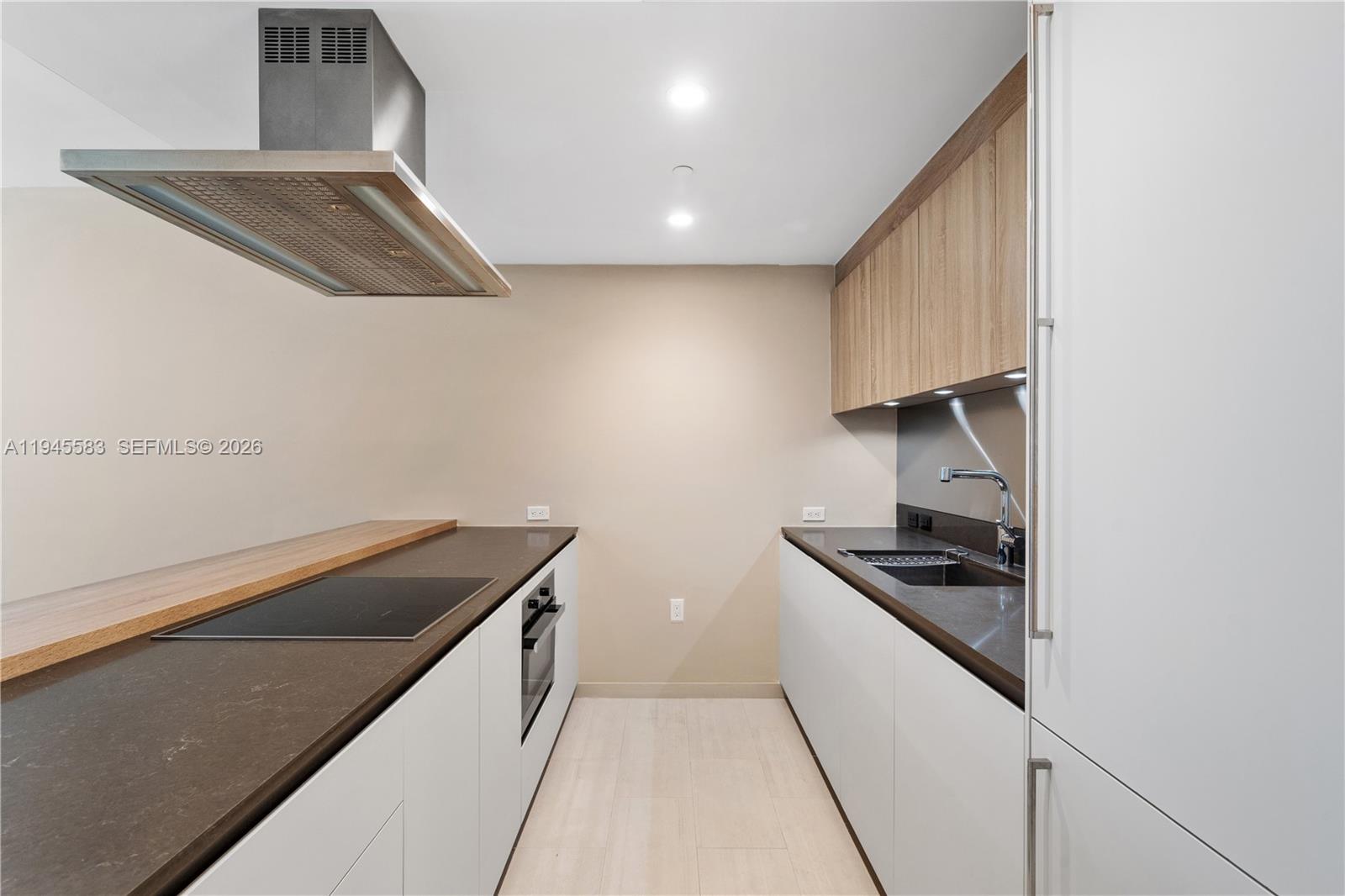 1000 Brickell Plz #4103, Miami FL 33131