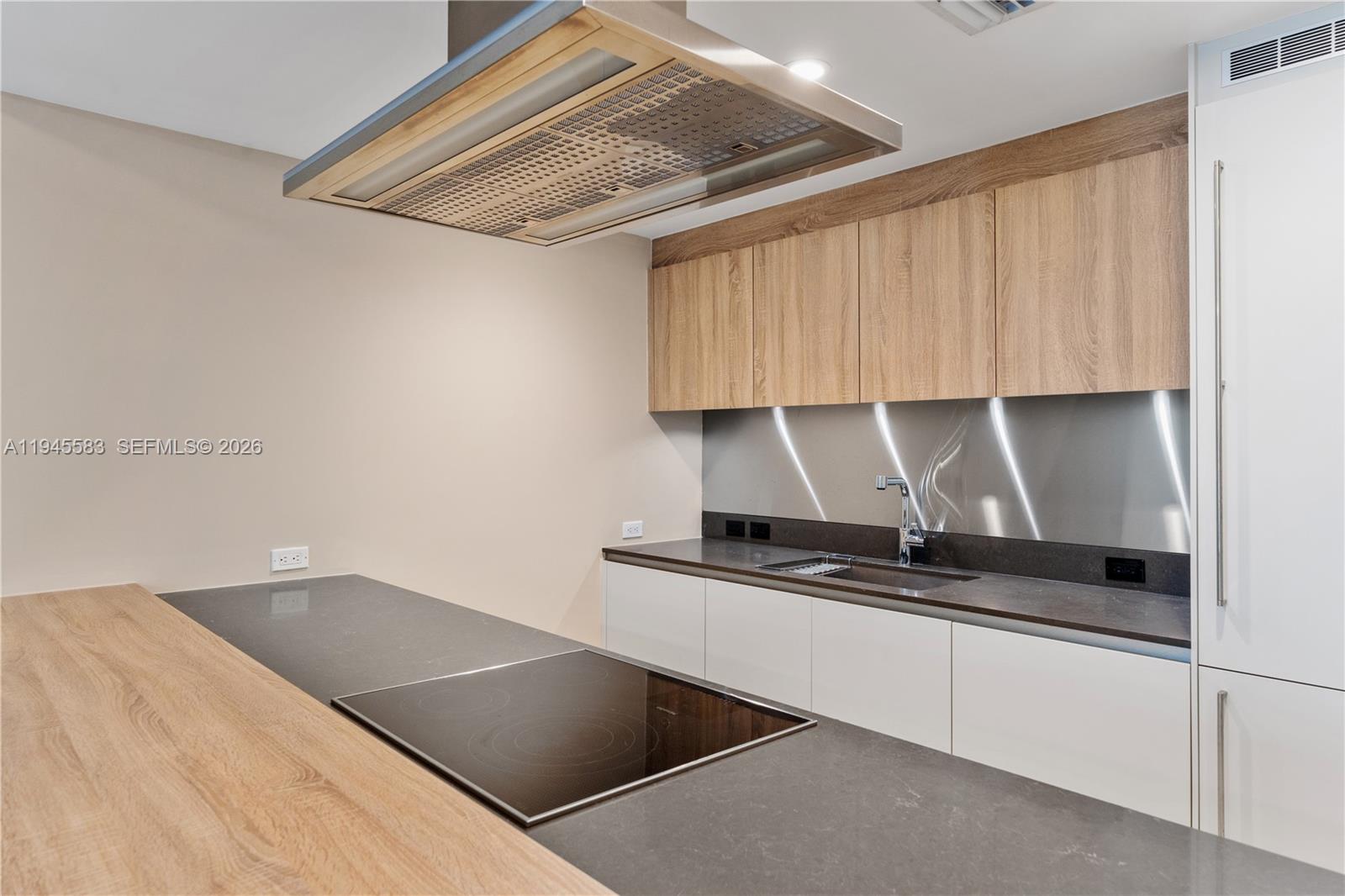 1000 Brickell Plz #4103, Miami FL 33131
