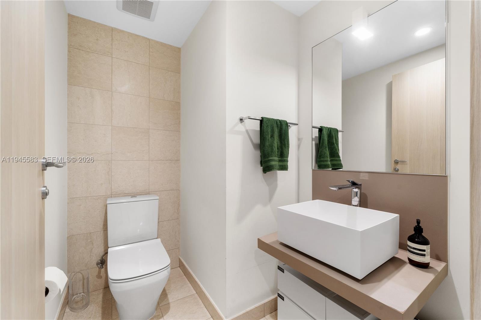 1000 Brickell Plz #4103, Miami FL 33131