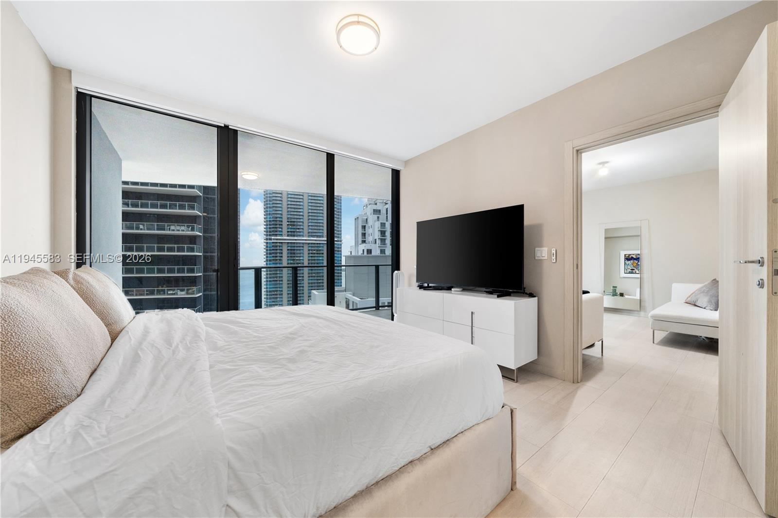1000 Brickell Plz #4103, Miami FL 33131