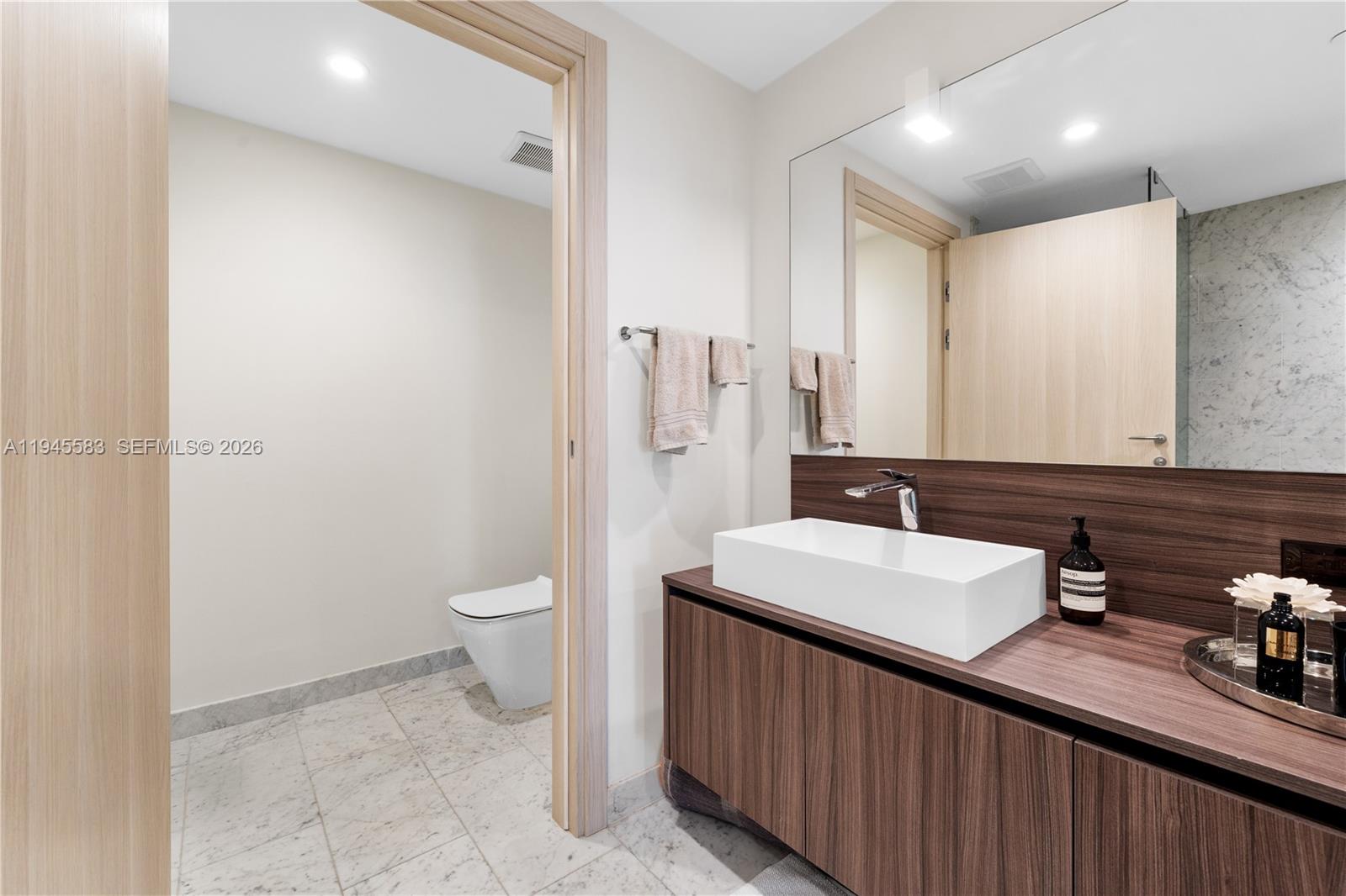 1000 Brickell Plz #4103, Miami FL 33131