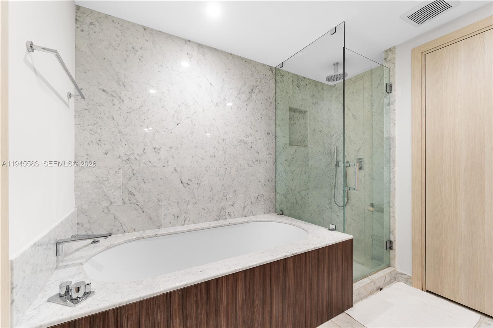 1000 Brickell Plz #4103, Miami FL 33131