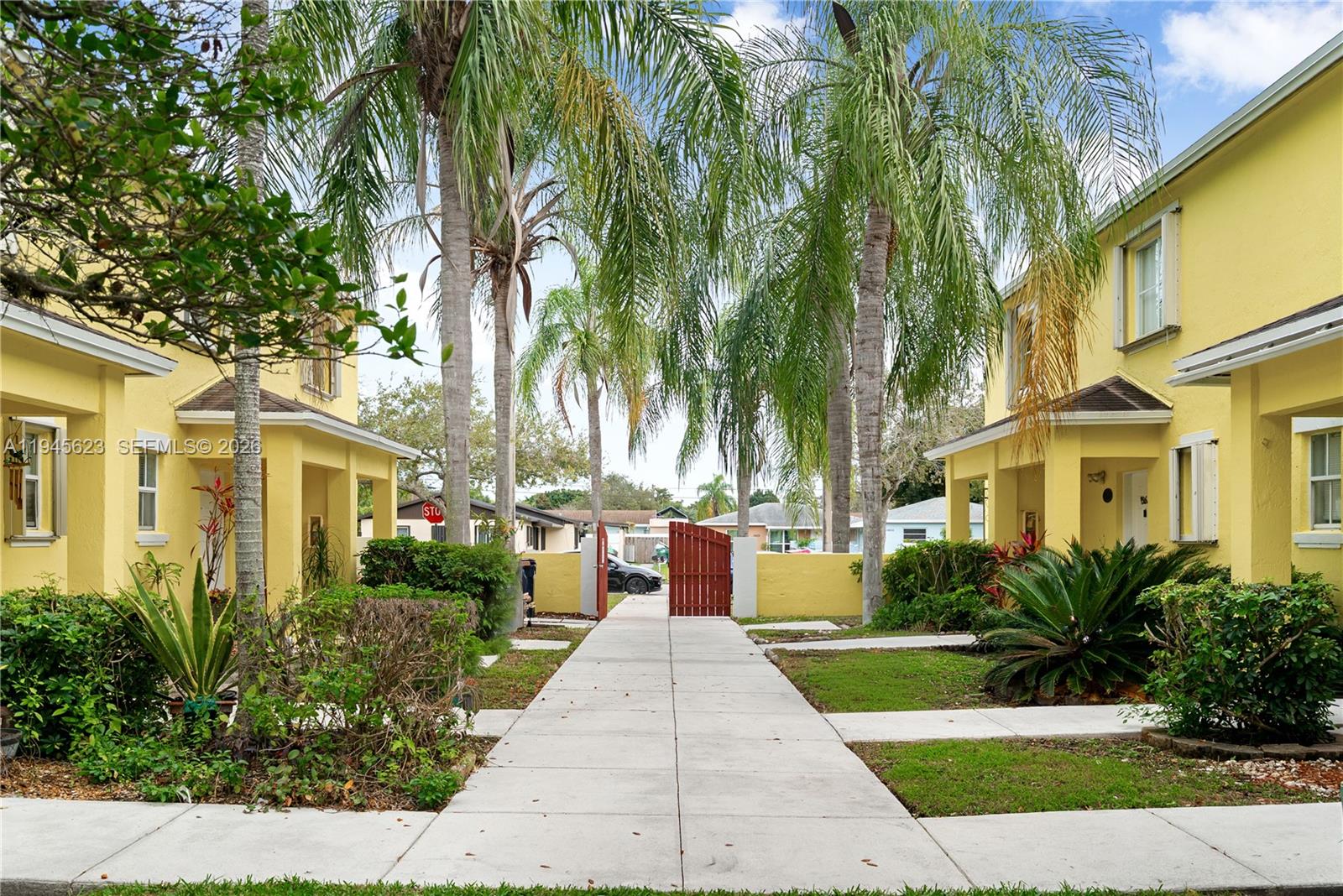 19620 SW 103rd Ct #1-1, Cutler Bay FL 33157