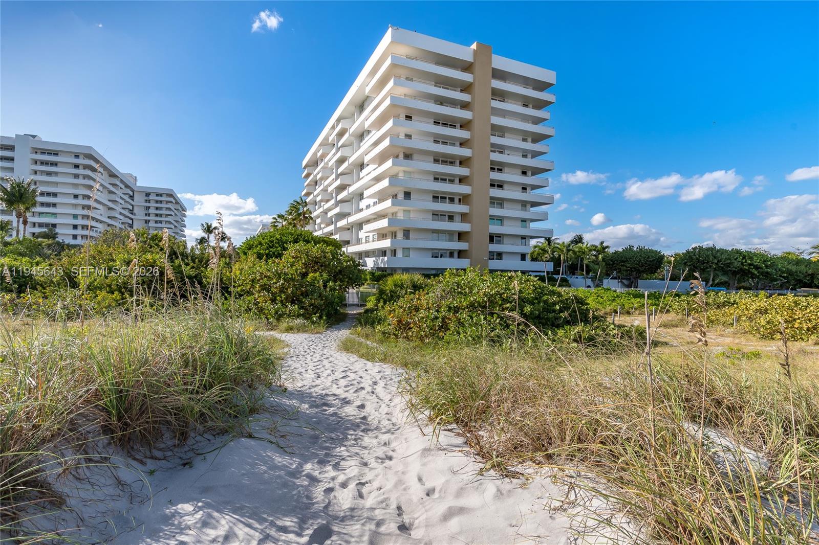 199 Ocean Lane Dr #807, Key Biscayne FL 33149