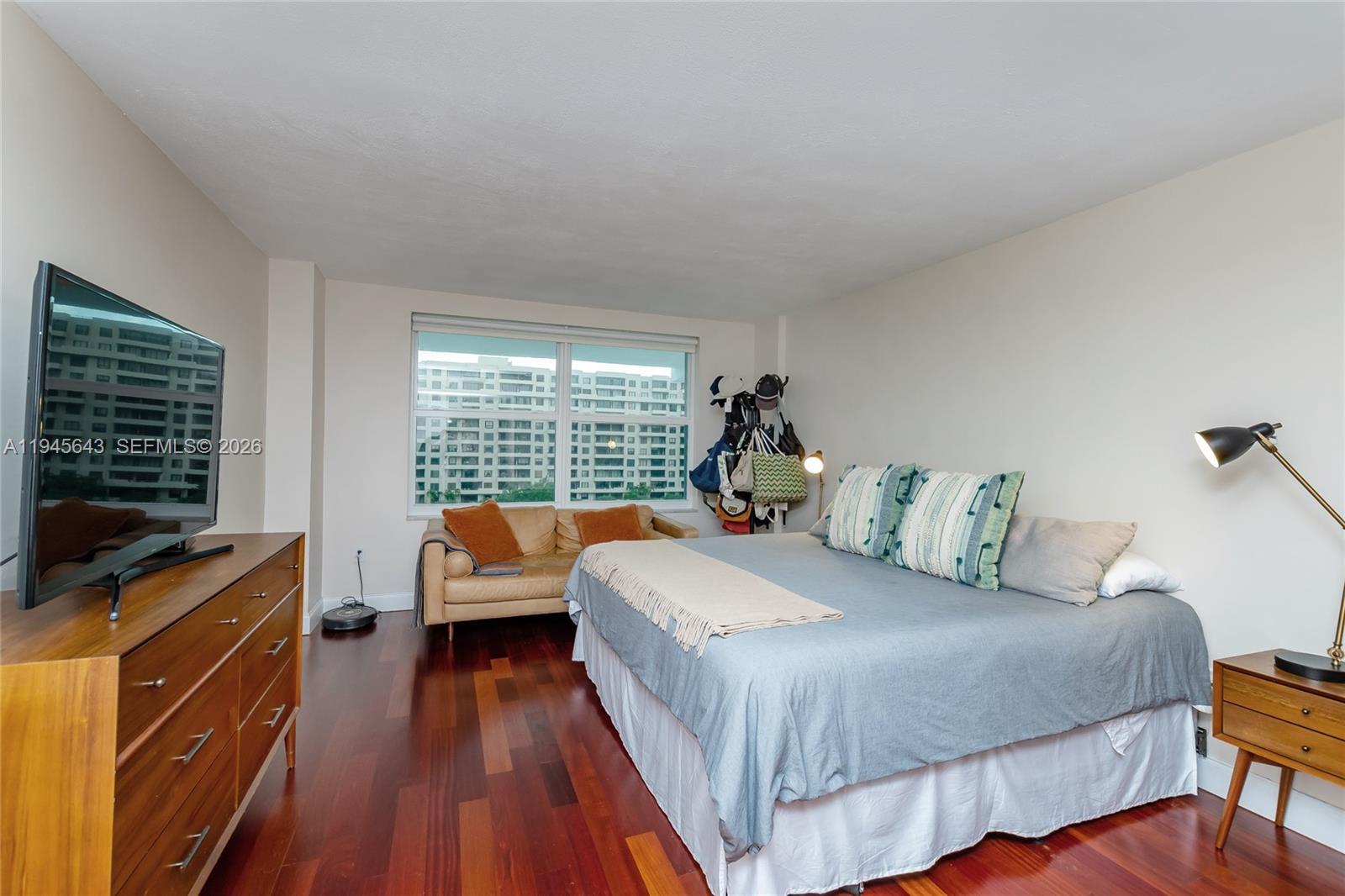 199 Ocean Lane Dr #807, Key Biscayne FL 33149