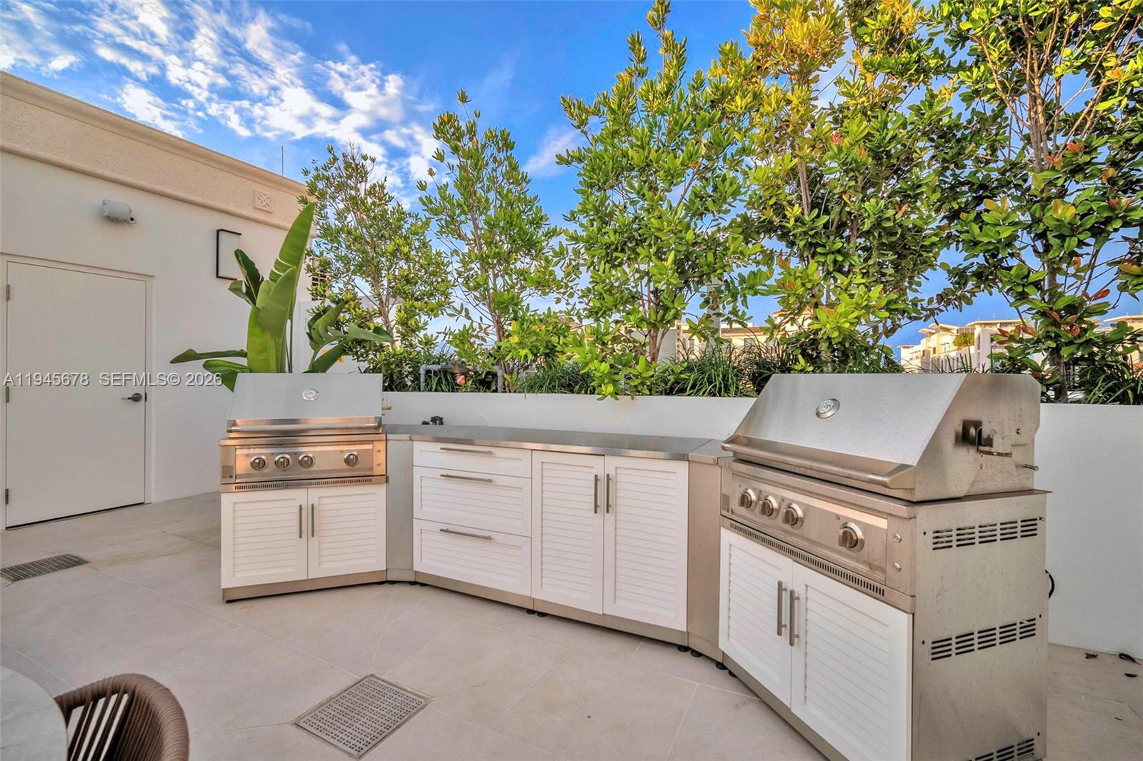 4220 Laguna St #505, Coral Gables FL 33146