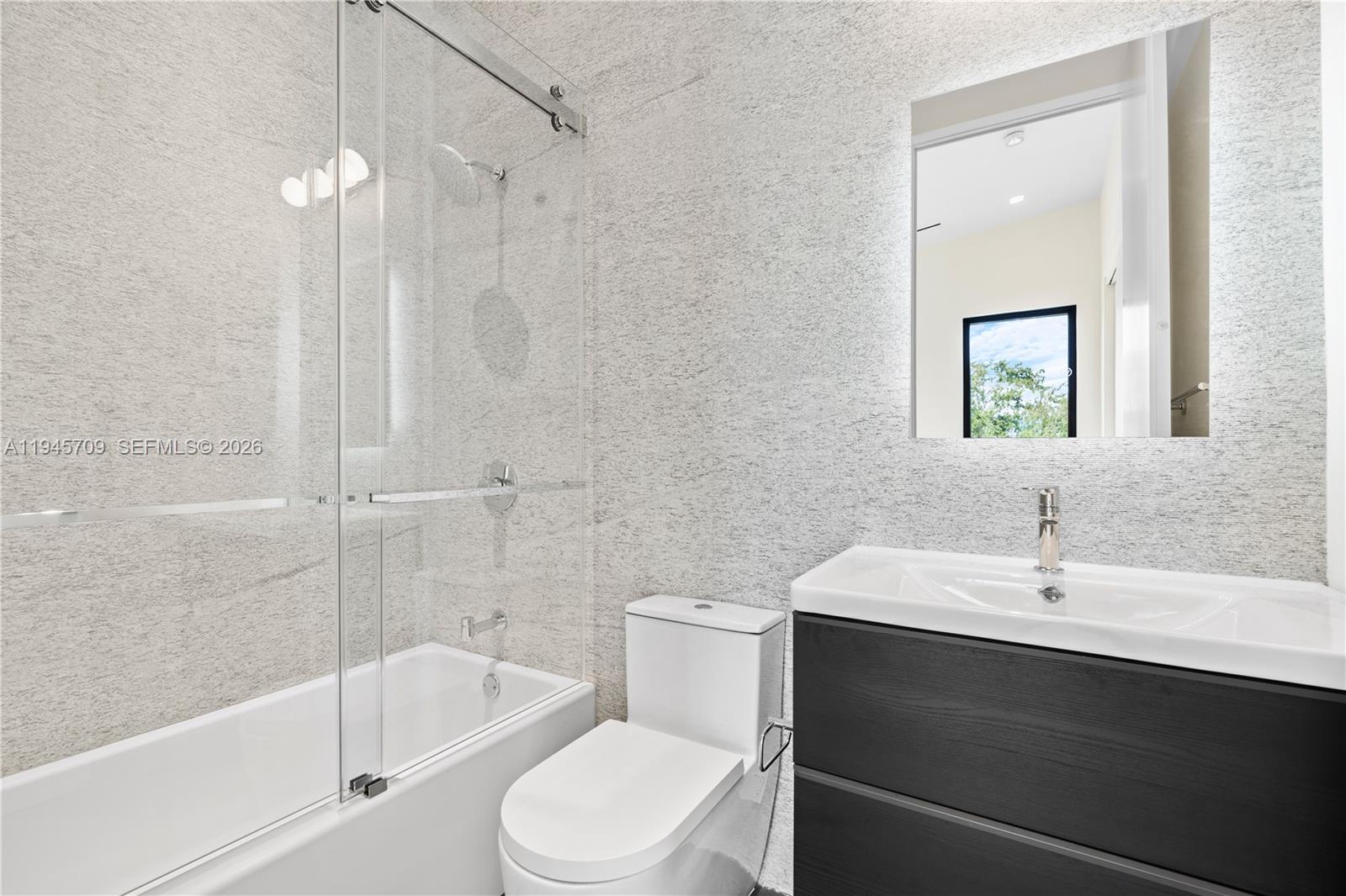 536 W 51st St, Miami Beach FL 33140
