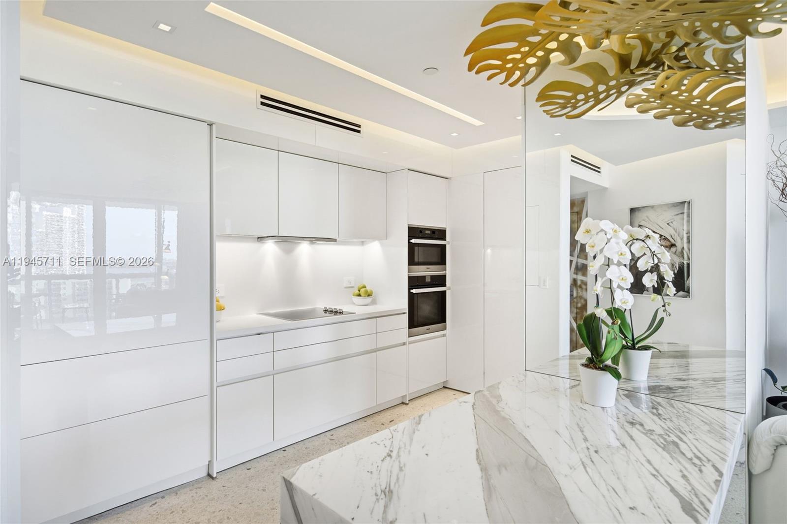 1000 S Pointe Dr #1606, Miami Beach FL 33139