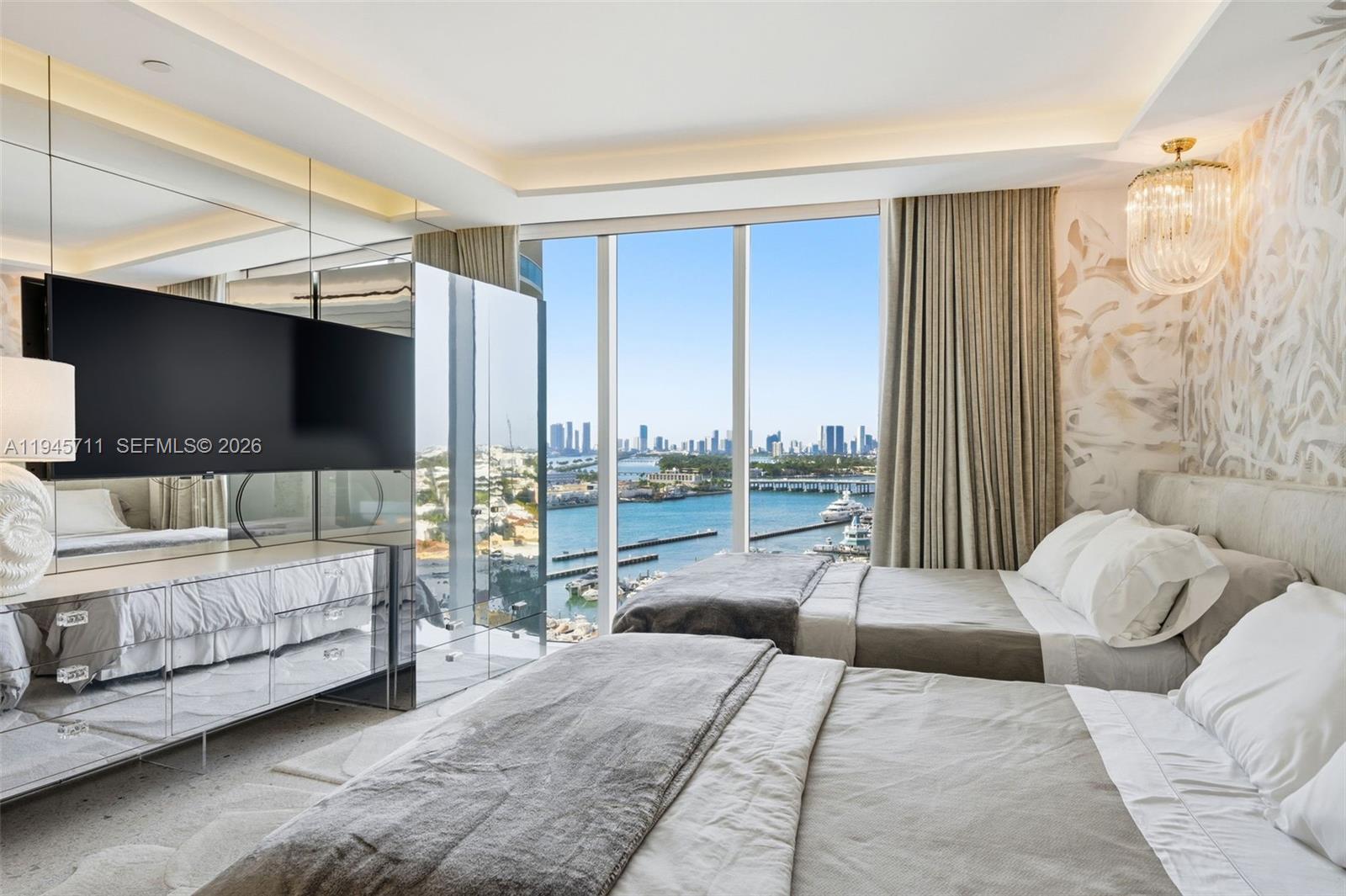 1000 S Pointe Dr #1606, Miami Beach FL 33139