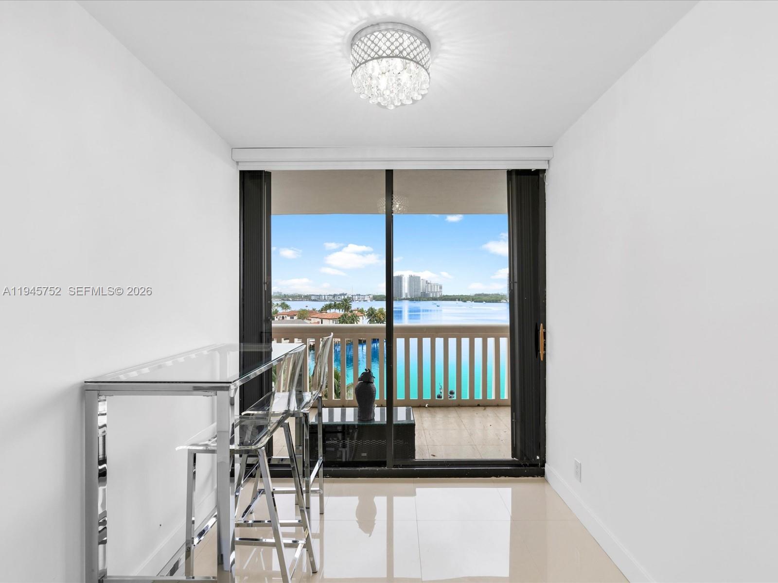1000 W Island Blvd #612, Aventura FL 33160