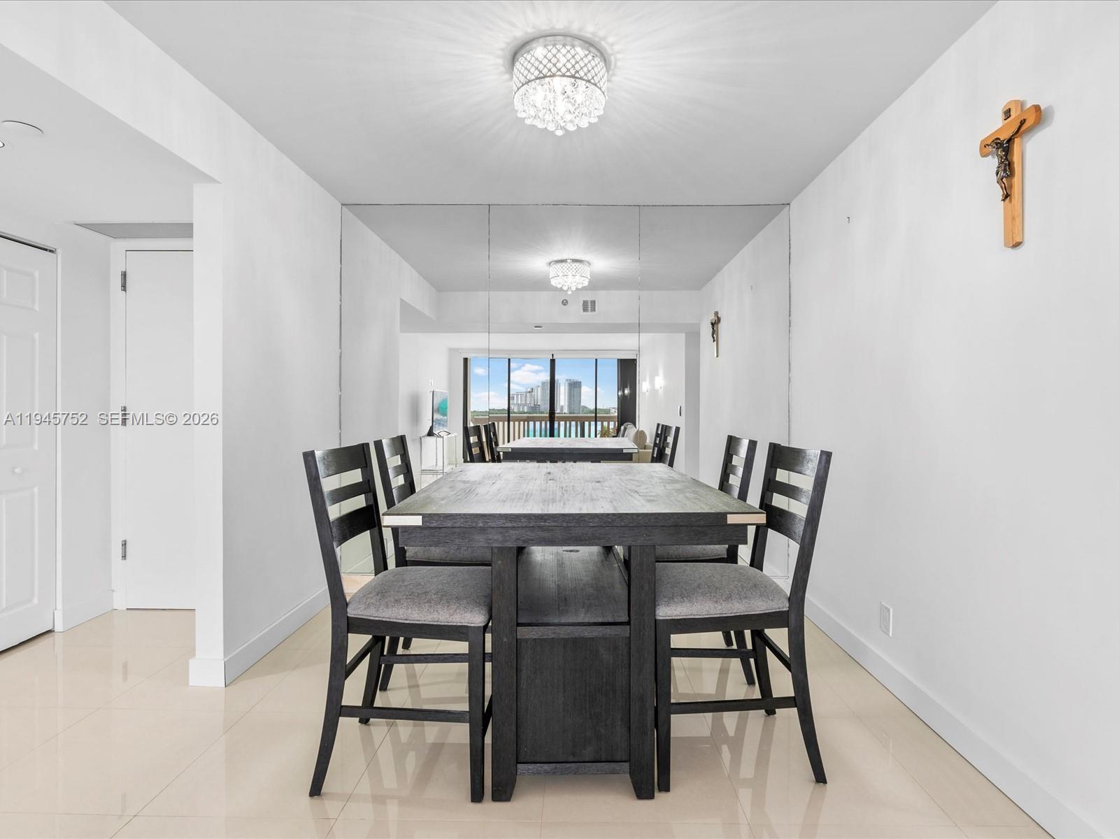 1000 W Island Blvd #612, Aventura FL 33160