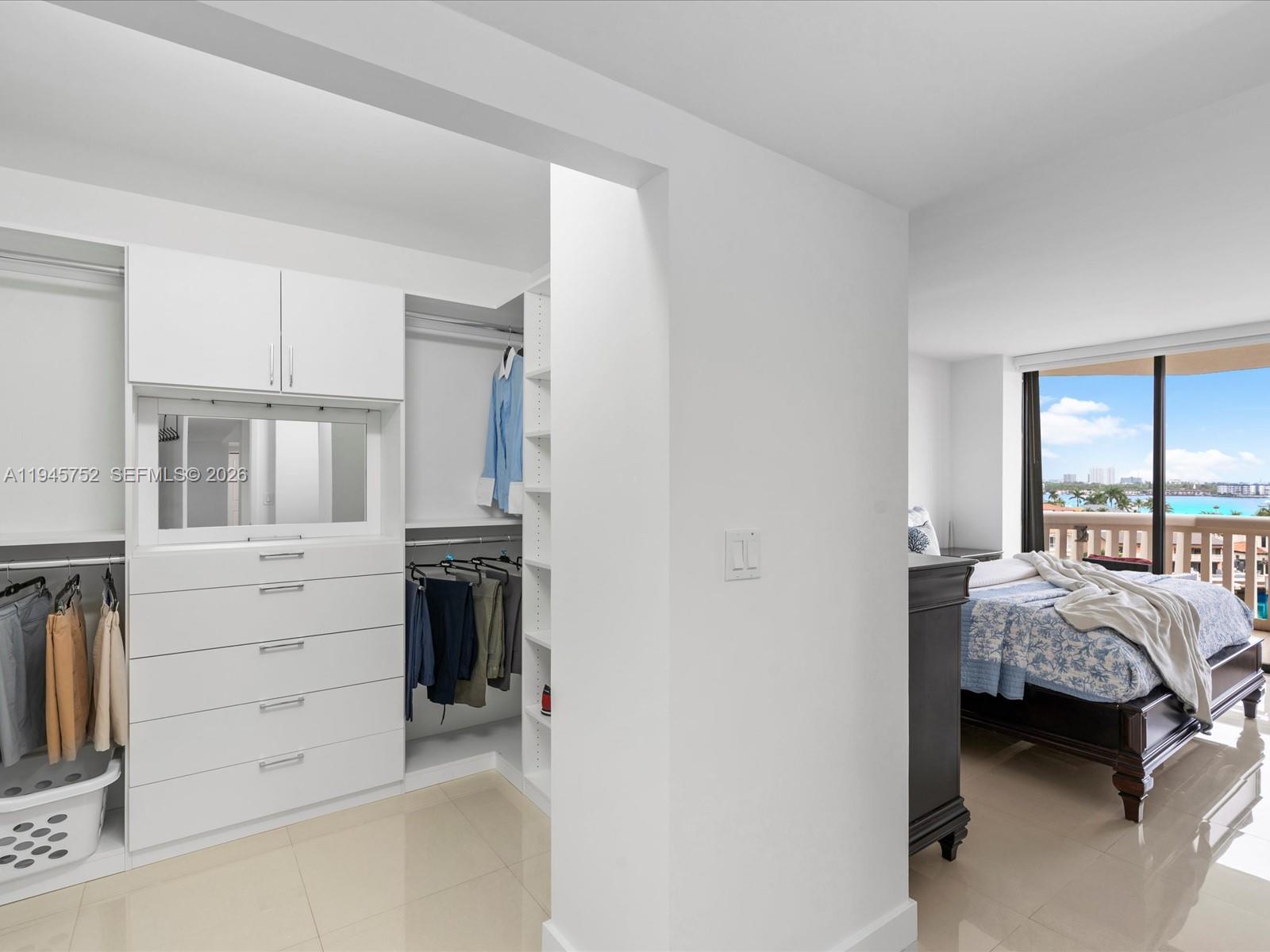 1000 W Island Blvd #612, Aventura FL 33160