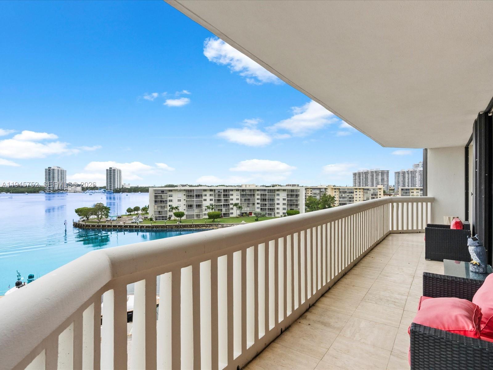 1000 W Island Blvd #612, Aventura FL 33160