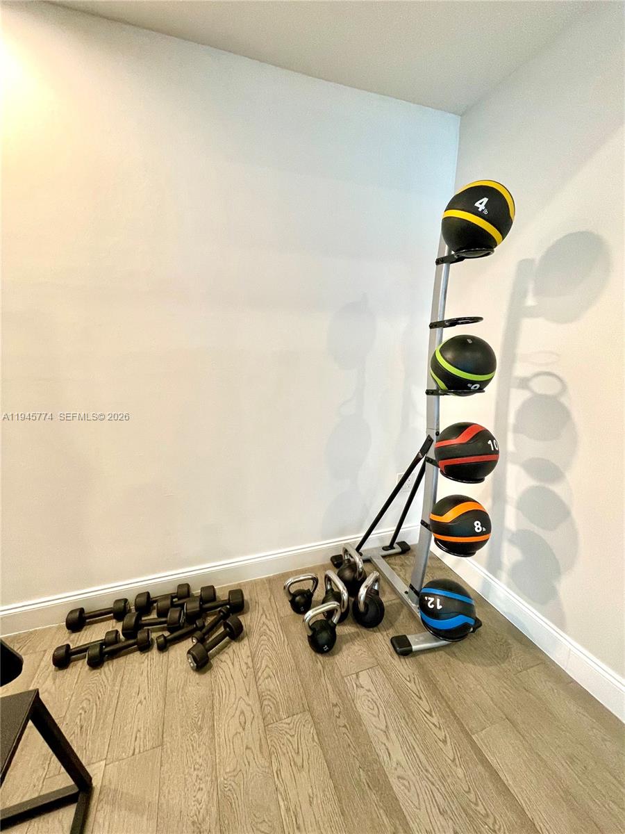 300 S Biscayne Blvd #T-1803, Miami FL 33131
