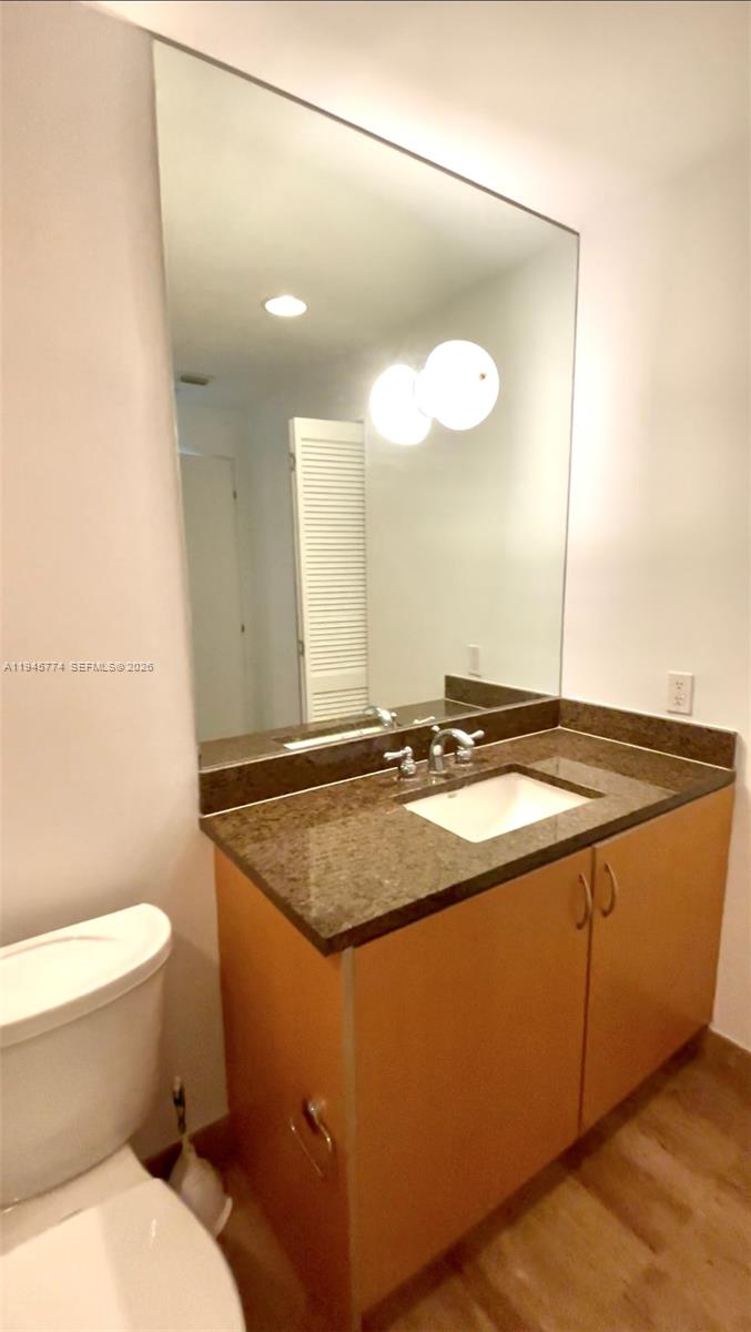 300 S Biscayne Blvd #T-1803, Miami FL 33131