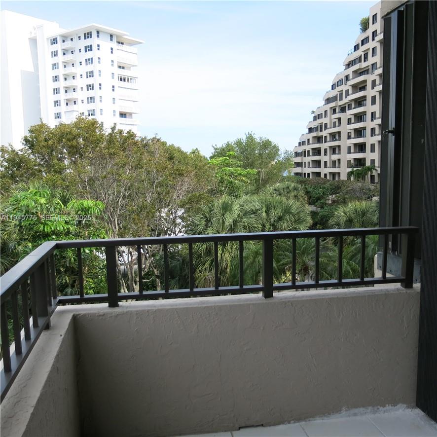 251 Crandon Blvd #309, Key Biscayne FL 33149