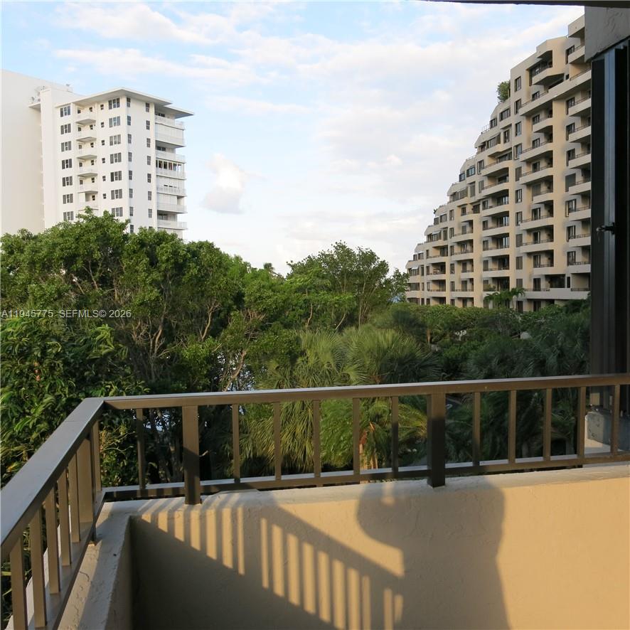251 Crandon Blvd #309, Key Biscayne FL 33149