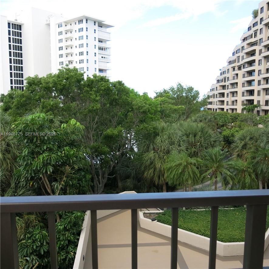 251 Crandon Blvd #309, Key Biscayne FL 33149