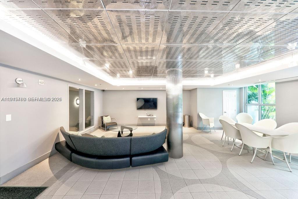 110 Washington Ave #2405, Miami Beach FL 33139