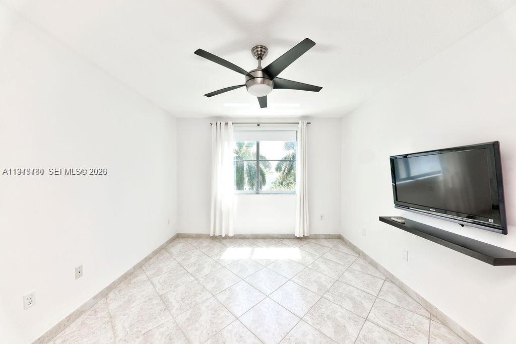 110 Washington Ave #2405, Miami Beach FL 33139