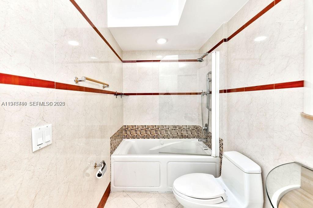 110 Washington Ave #2405, Miami Beach FL 33139