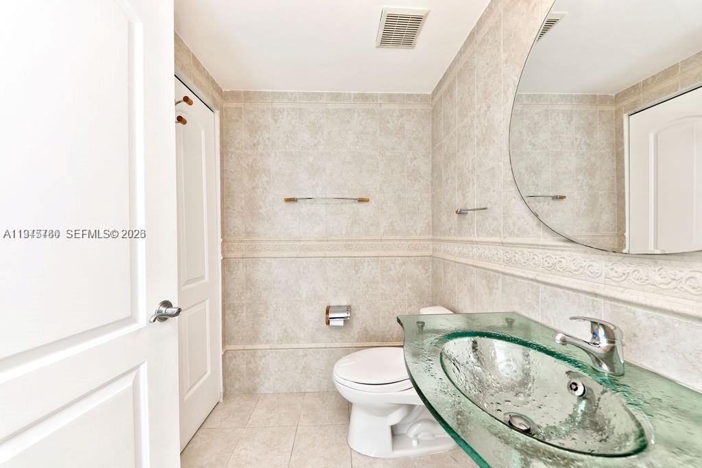 110 Washington Ave #2405, Miami Beach FL 33139