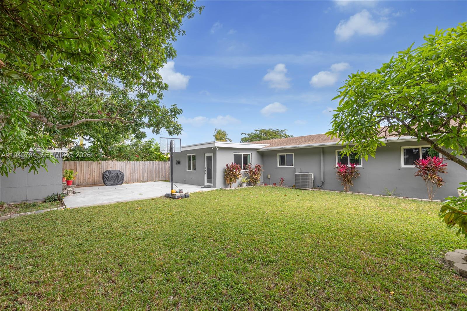 15244 SW 108th Ct, Miami FL 33157