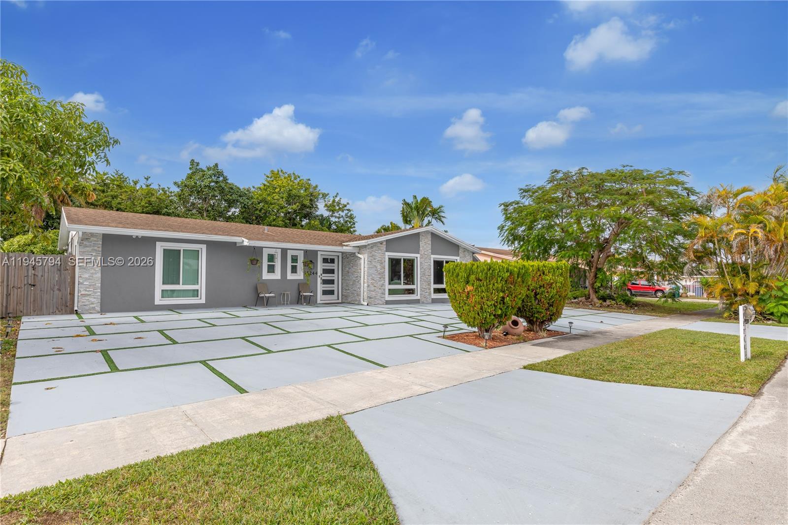 15244 SW 108th Ct, Miami FL 33157