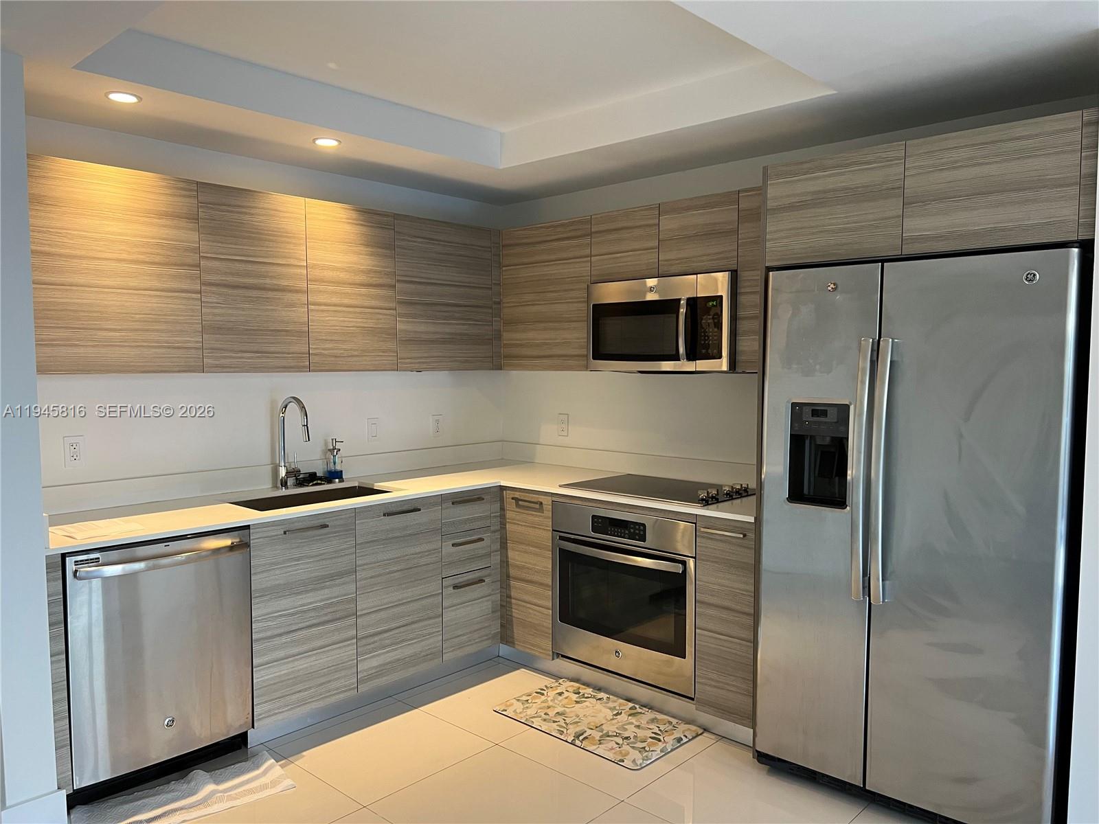 121 NE 34th St #912, Miami FL 33137