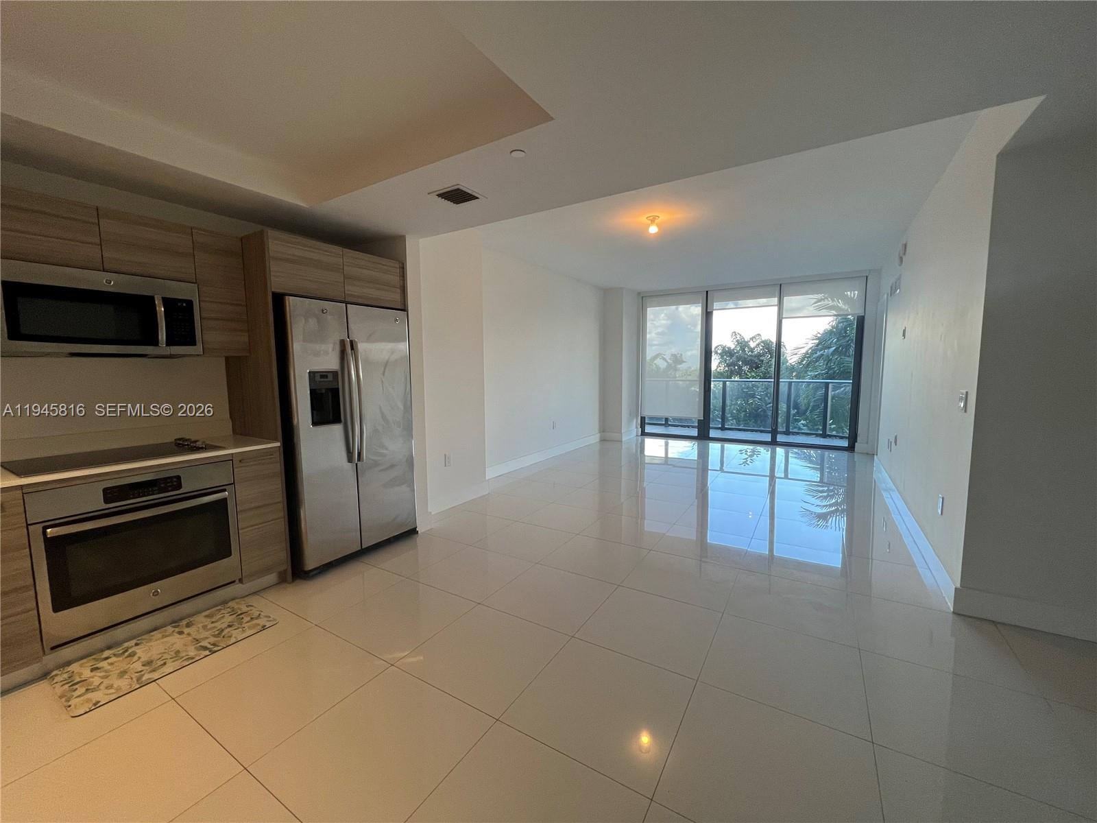 121 NE 34th St #912, Miami FL 33137