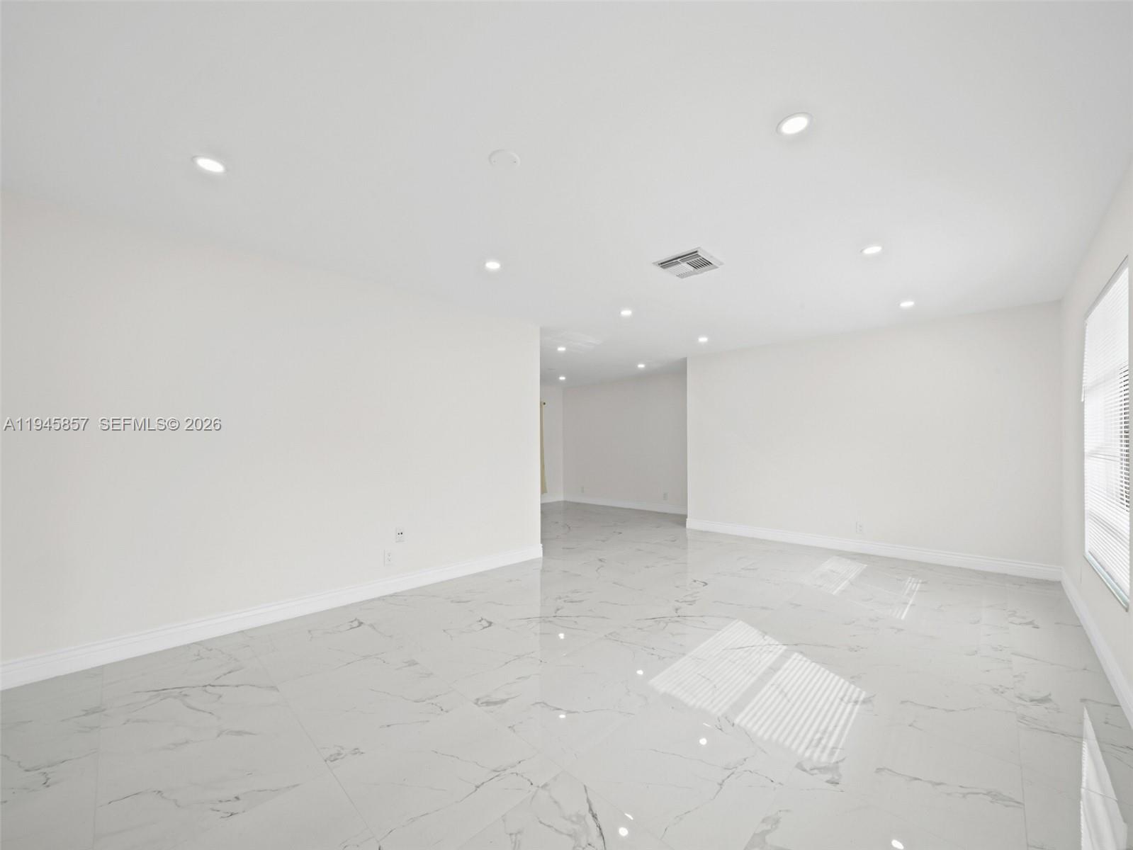 10251 NW 39th Ct, Coral Springs FL 33065