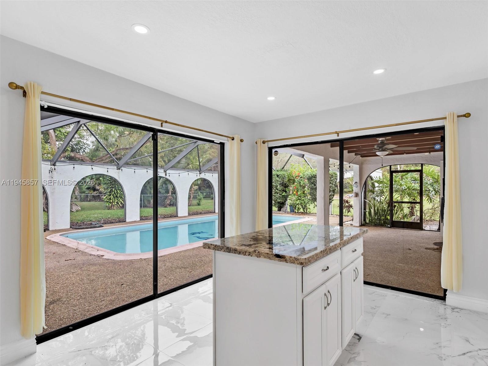 10251 NW 39th Ct, Coral Springs FL 33065
