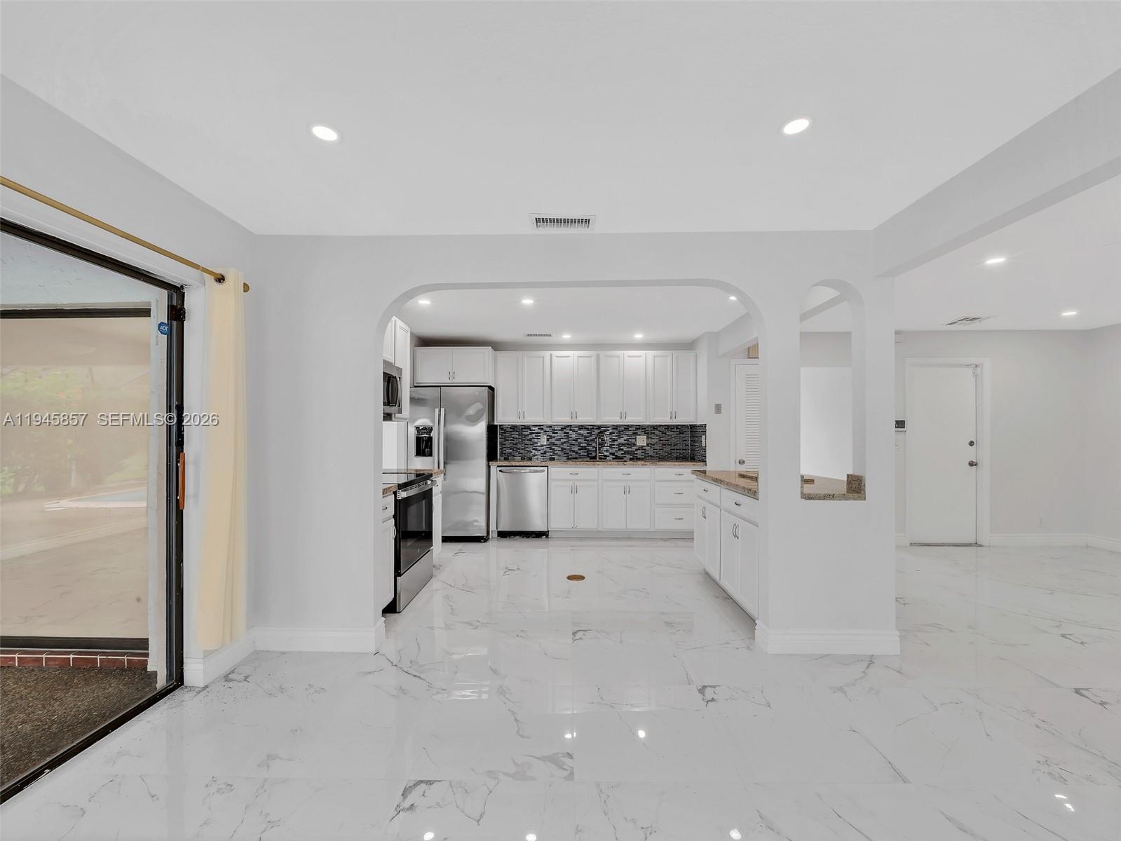 10251 NW 39th Ct, Coral Springs FL 33065